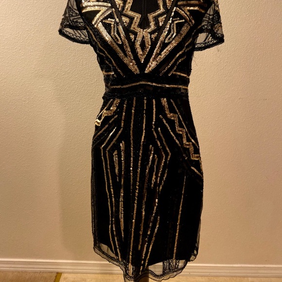 Black and Gold Flapper style sequence dress - Picture 3 of 3
